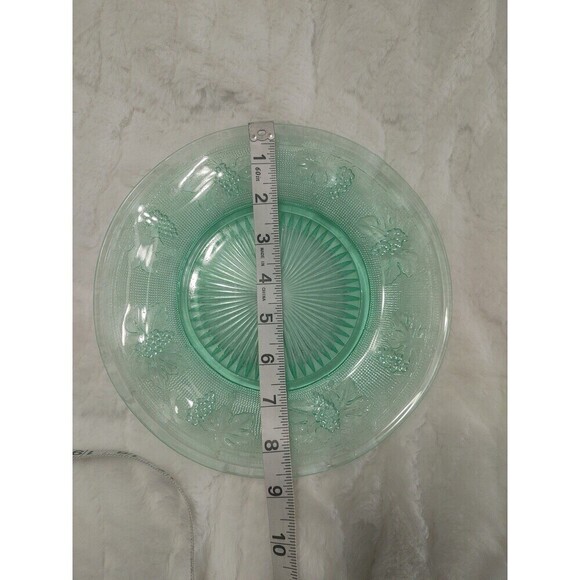 Westmoreland Green Vaseline Glass Grape & Leaf Woolworth Plate circa 1930-Glows! - Picture 6 of 10